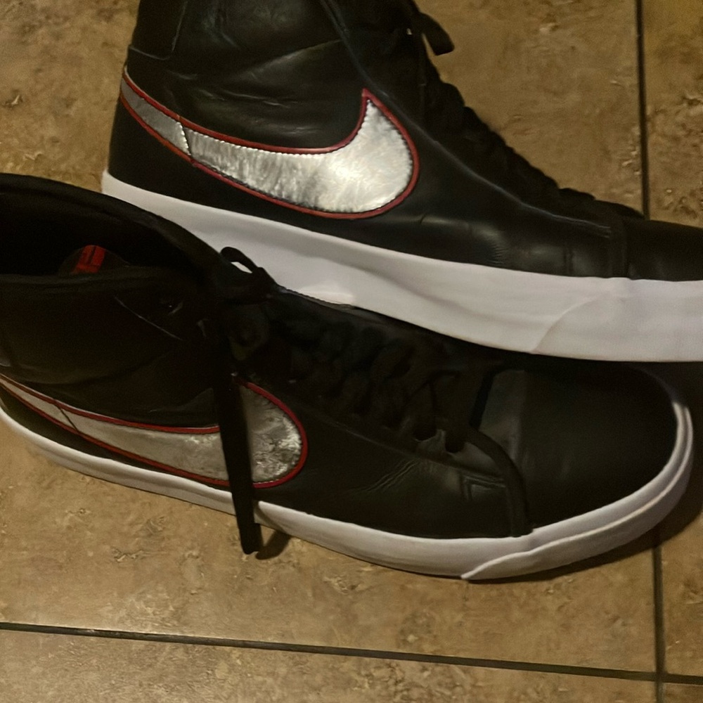 Nike Black and Silver Low-Top Sneakers